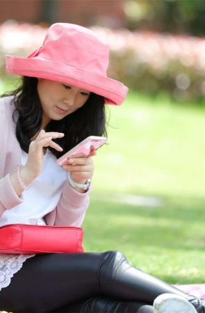 No1197 时尚少妇面容甜美，玉足光滑修长