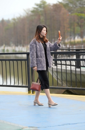 肉丝高跟美女