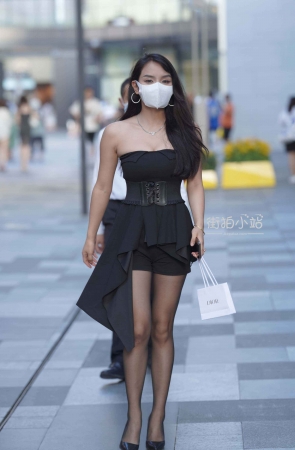 街拍高挑长腿御姐