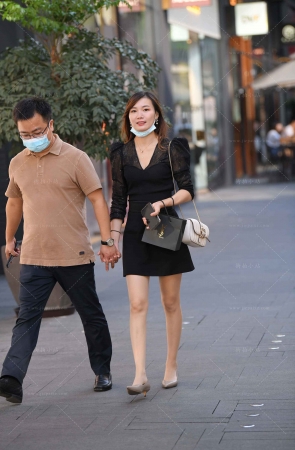 穿R丝的美女朲槭