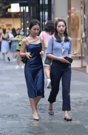 风情的小姐姐