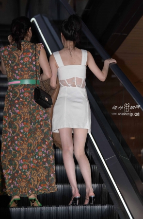 22722-2+129美腿美足小姐姐【套图➕视频】 13P