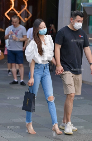 好身材，紧牛小姐姐