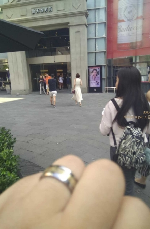 咔喳赛帖——短发美女款款而来