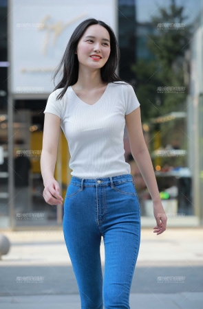 清纯牛仔裤学妹