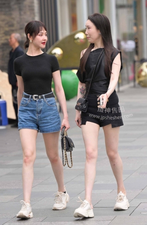 2355-17=63白皙美腿闺蜜 16P