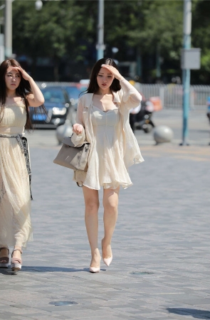 四九城嘎子街拍作品 - 美腿高跟白领