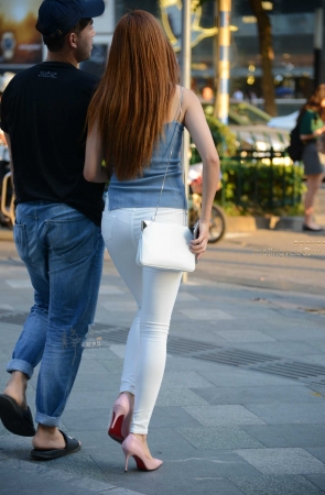 白裤妹子----（11P）