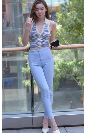 露背蓝牛美女【套图+视频】