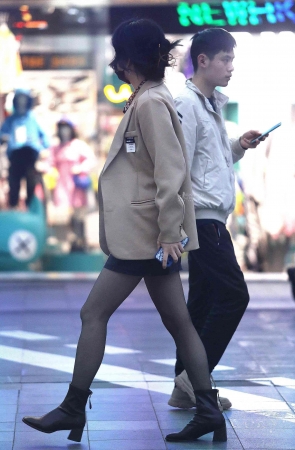 街拍黑丝短裙shaofu