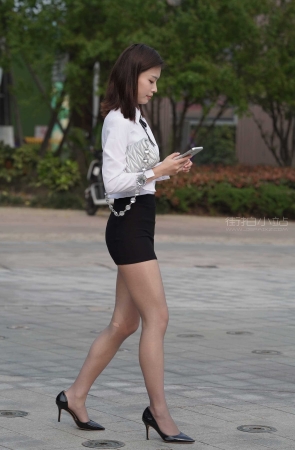 白衬衫制服小姐姐 【图片➕视频】