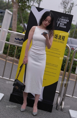 性感的包臀裙小姐姐，搭讪了~