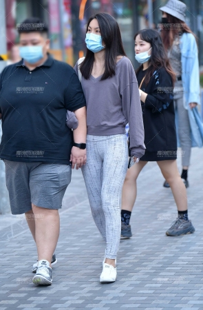 &运动瑜伽裤美女&