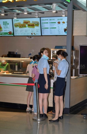 礼仪小姐姐