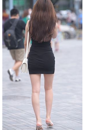 黑色连体包臀裙美女(51P)