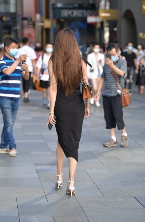 黑色连衣裙 [30P-627MB]