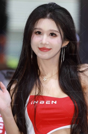 机车女孩网红-婕妤【套图➕视频】 8P