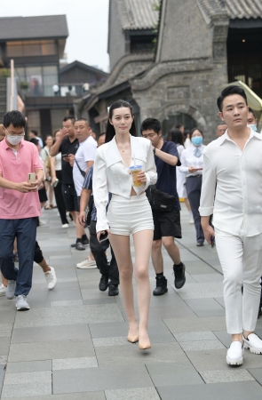 靓丽肉丝极品美女