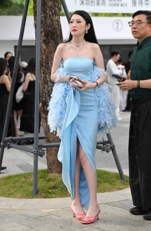 241026-28=58√肤白貌美的贵妇 11P