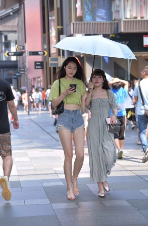 热牛女孩