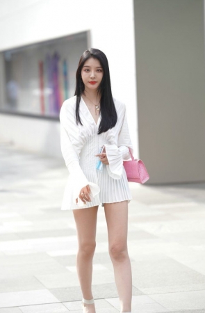 白色短裙消失装 [102P1V-1.13GB]