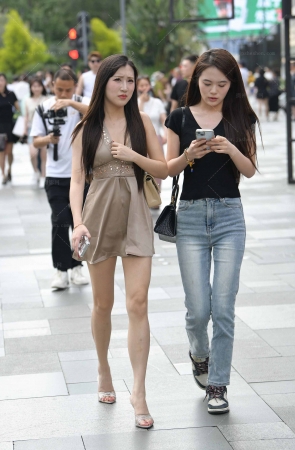 24514-3=62√性感美腿小姐姐【套图➕视频】 14P
