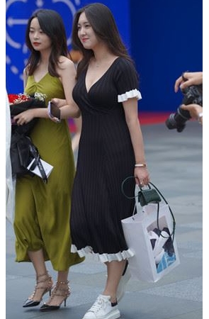 黑色长裙小姐姐【套图+视频】