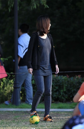 No1053 略带趾毛的二趾微长少妇素足