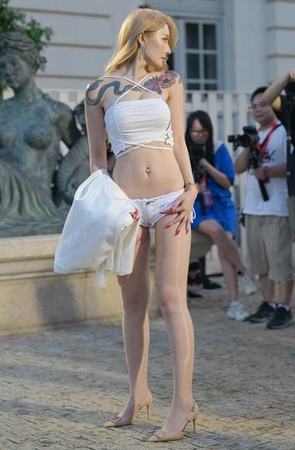 亮丝小热裤 [140P1V-3.69GB] 