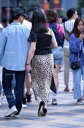 第1606篇&性感豹纹裙迷人&