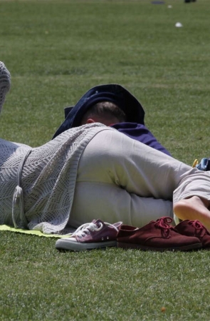 No400 开始还有双薄丝，一转眼就成裸足了