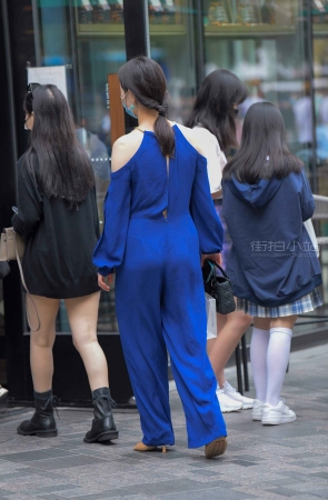 蓝衣服姐姐