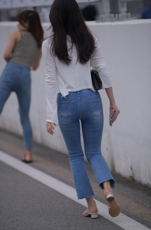 长腿牛仔