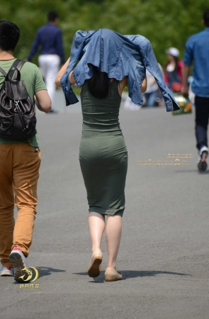 怕晒的长裙妹子----（14P）