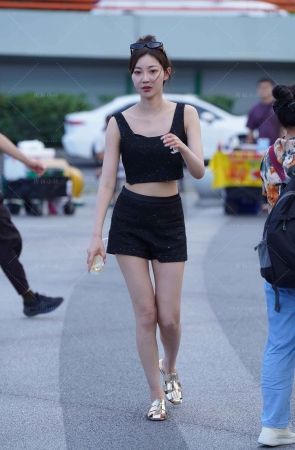 靓丽美腿美女