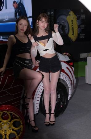 2158-3+106/性感丰满大长腿女模