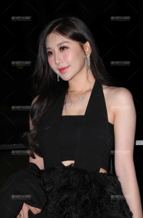 甜美女孩，心动了~