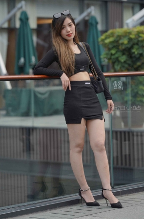 性感包臀短裙高跟美女