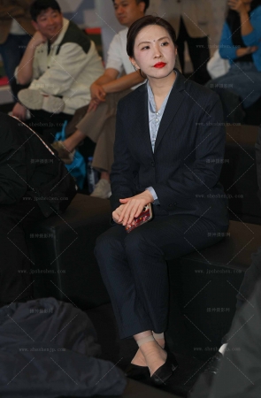 2641-19-64√上海-裤里丝-韵味经理-特写很赞哈 9P