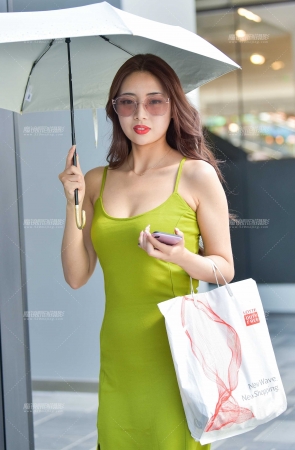 性感包臀长裙美女