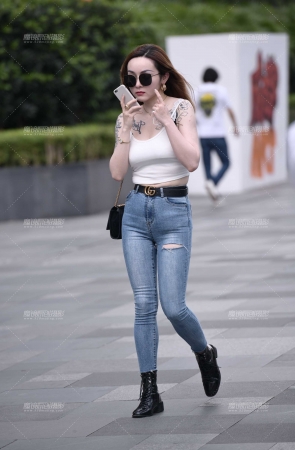 紧身美女