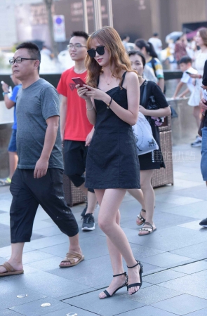 时尚街拍美女