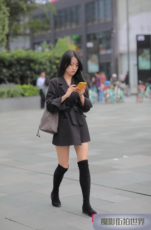 漂亮长靴美眉3A804[289M]