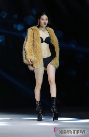 一场性感大秀 II-MJ1973[315M]