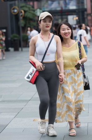 瑜伽裤美女