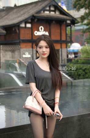 看一眼就爱上的女孩！