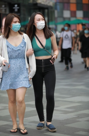 性感紧身小妹