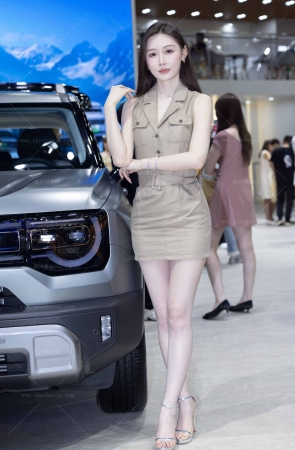 8.30 成都车展-顶级敏敏高跟凉鞋玉腿站车