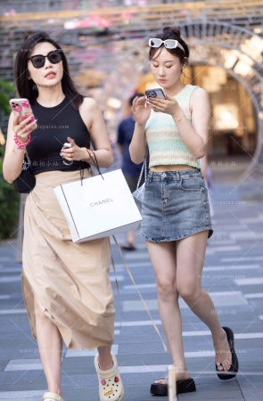 牛仔裙美眉 [14P]