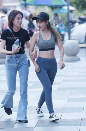 去guui的小姐姐